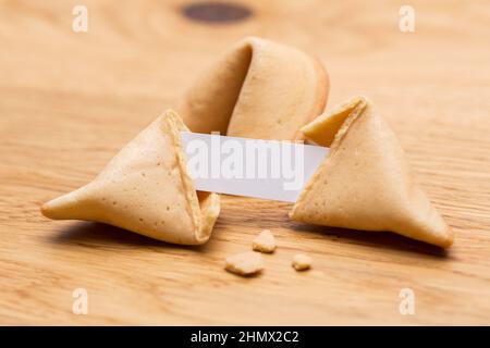 Cookie de fortune chinois avec note Banque D'Images