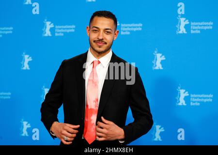 Berlin, Allemagne. 12th févr. 2022. L'acteur Daryl McCormack au photocall pour le film "bonne chance pour vous, Leo Grande", qui se déroule dans la série "Berlinale Special Gala". Le Festival international du film 72nd aura lieu à Berlin du 10 au 20 février 2022. Crédit : Gerald Matzka/dpa/Alay Live News Banque D'Images