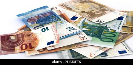 Billets en euros. Argent. Pile de billets en papier en euros dans le cadre du système de paiement des pays-unis 10 20 50 100. Cinquante et cent. Euros en espèces Banque D'Images