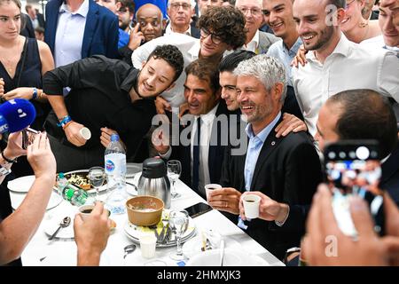 Laurent Wauquiez, président du conseil régional d'Auvergne-Rhône-Alpes, membre du parti de droite français les Républicains (LR), avec Christian J. Banque D'Images