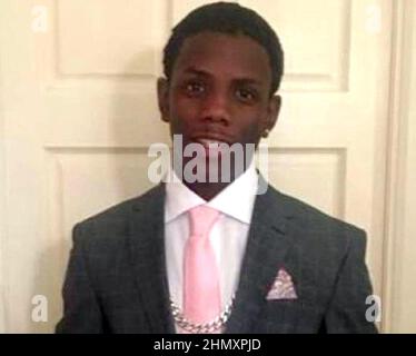 Photo non datée de la police métropolitaine de Donovan Allen. Un adolescent a été accusé de meurtre après que l'adolescent de 18 ans ait été poignardé à mort dans le nord de Londres. Timothy Adeoye, 18 ans, sans adresse fixe, a été accusé du meurtre d'Allen dans la soirée du 7 février, a déclaré la police métropolitaine. Donovan, de Hemel Hempstead, Hertfordshire, a été trouvé à Ayley Croft, Enfield, et est mort sur les lieux malgré les efforts des services d'urgence pour le sauver. Date de publication : samedi 12 février 2022. Banque D'Images