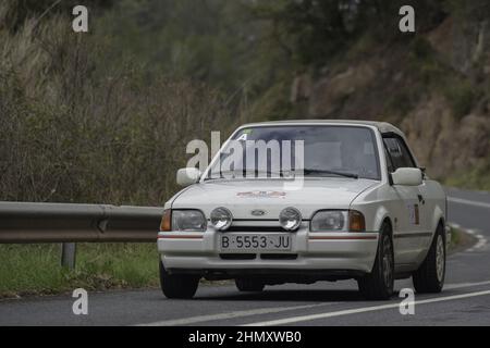 Photo de Street Ford Escort, une voiture classique et agréable Banque D'Images