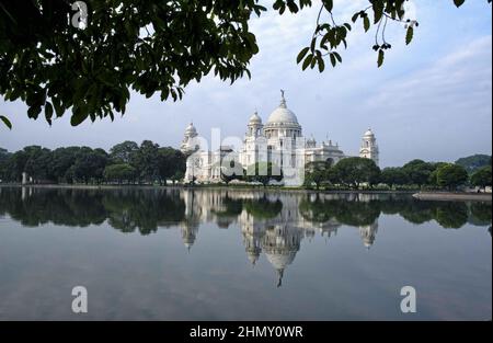 31 octobre 2021, kolkata, Bengale-Occidental, Inde: Kolkata est également connu sous le nom de '' ville de joie˜'. Les gens peuvent découvrir et explorer toutes les couleurs de la vie dans cette ville. Kolkata propose une variété de modes de transport, des pousse-pousse-pousse à extracteur manuel aux tramways en passant par les rikshaws automatiques. Le pont Howrah, Vidyasagar Setu, Science City et Victoria Memorial sont l'un des endroits incontournables de Kolkata. Également connu sous le nom de Brigade Parade Ground, Maidan est le plus grand parc urbain de Kolkata. Cette étendue verte dans la ville a survécu à l'épreuve du temps. (Credit image: © Barun Das/Pacific Press via ZUMA Press Wire) Banque D'Images