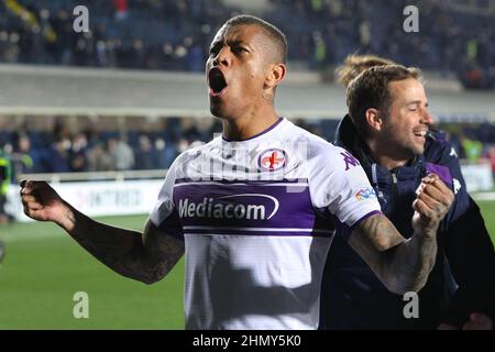 Bergame, Italie. 10th févr. 2022. Italie, Bergame, 10 2022 février: Igor (défenseur Fiorentina) célèbre la victoire à la fin du match de football ATALANTA vs FIORENTINA, QF Coppa Italia 2021-2022 au stade Gewiss (photo de Fabrizio Andrea Bertani/Pacific Press) crédit: Pacific Press Media production Corp./Alay Live News Banque D'Images