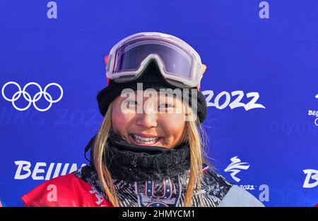 Zhangjiakou, Chine, Jeux olympiques d'hiver de 2022, 10 février 2022 : Chloe Kim des États-Unis après avoir remporté l'or à Snowboard, Half Pipe, au parc des neiges de Zhangjiakou. Prix Kim/CSM. Banque D'Images