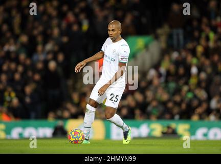 Norwich, Royaume-Uni. 12th févr. 2022. Fernandinho (MC) au match de Norwich City contre Manchester City, première ligue anglaise, à Carrow Road, Norwich. Crédit : Paul Marriott/Alay Live News Banque D'Images