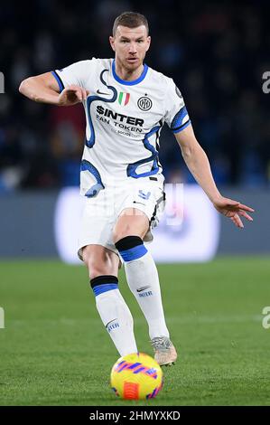 Naples, Italie. 12th févr. 2022. Edin Dzeko du FC Internazionale pendant la série Un match entre Napoli et FC Internazionale au Stadio Diego Armando Maradona, Naples, Italie, le 12 février 2022. Credit: Giuseppe Maffia/Alay Live News Banque D'Images