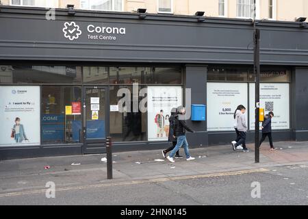 Corona Test Center, un centre d'essais privé Covid-19 sur Westgate Road, Newcastle upon Tyne, Royaume-Uni. Banque D'Images