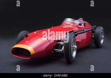 Voiture modèle moulée par le MCC du Grand Prix 250F de Maserati 1954 Banque D'Images