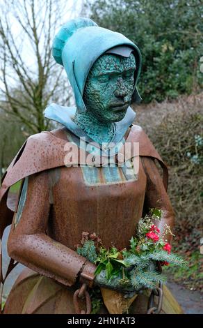 Roughlee, Pendle, Lancashire, Angleterre, 3rd février 2022. Statue étonnante d'Alice Nutter célèbre veuve historique de la paroisse et présumée sorcière Pendle. Banque D'Images