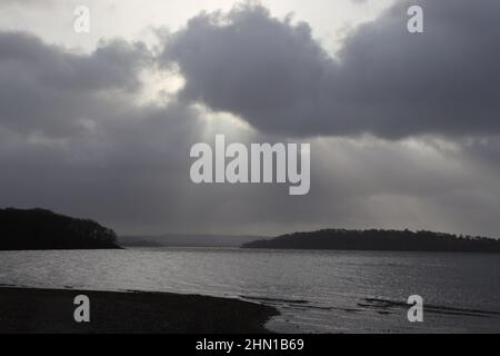 Loch Lomond sur orageux, en hiver Banque D'Images