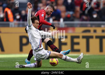 Milan, Italie. 13th févr. 2022. Ante Rebic (AC Milan) est défiée par Albin Ekdal (UC Sampdoria) lors de l'AC Milan contre UC Sampdoria, football italien série A match à Milan, Italie, février 13 2022 crédit: Agence photo indépendante/Alamy Live News Banque D'Images