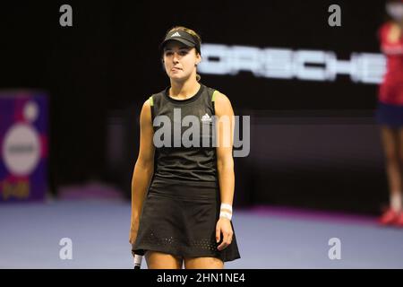 Saint-Pétersbourg, Russie. 13th févr. 2022. Anna Kalinskaya de Russie vu pendant le tournoi de tennis de Saint-Pétersbourg Ladies Trophy 2022 contre Alisja Rosolska de Pologne et Erin Routliffe de Nouvelle-Zélande. Note finale; Alicja Rosolska/Erin Routliffe 1:2 Anna Kalinskaya/Catherine McNally. Crédit : SOPA Images Limited/Alamy Live News Banque D'Images