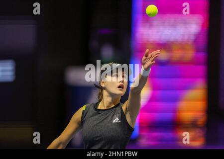 Saint-Pétersbourg, Russie. 13th févr. 2022. Anna Kalinskaya de Russie en action pendant le tournoi de tennis 2022 du Trophée des dames de Saint-Pétersbourg contre Alisja Rosolska de Pologne et Erin Routliffe de Nouvelle-Zélande. Note finale; Alicja Rosolska/Erin Routliffe 1:2 Anna Kalinskaya/Catherine McNally. (Photo de Maksim Konstantinov/SOPA image/Sipa USA) crédit: SIPA USA/Alay Live News Banque D'Images