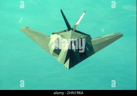 F-117A chasseur furtif en vol Banque D'Images