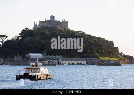 Ferry amphibie à St Michael's Mount, Marazion, Cornwall en automne Banque D'Images