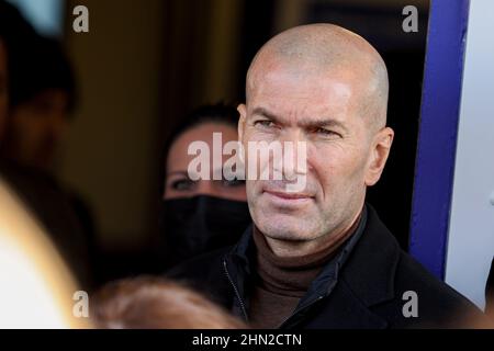 Marseille, France. 11th févr. 2022. Zinedine Yazid Zidane, ancien joueur de football français, connu sous le nom de Zizou à l'inauguration du centre médical de la Maison médicale numérique dans le quartier de son enfance. (Photo de Denis Taust/SOPA Images/Sipa USA) crédit: SIPA USA/Alay Live News Banque D'Images