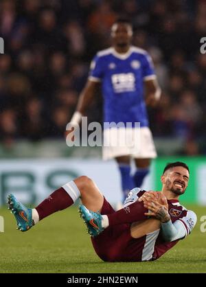 Leicester, Angleterre, le 13th février 2022. Manuel Lanzini de West Ham United réagit à une blessure lors du match de la Premier League au King Power Stadium de Leicester. Crédit photo à lire: Darren Staples / Sportimage crédit: Sportimage / Alay Live News Banque D'Images