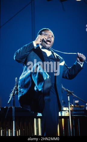 Le musicien afro-américain Lionel Hampton se présente au Capital radio Jazz Festival 1982 à Knebworth, en Angleterre. Banque D'Images