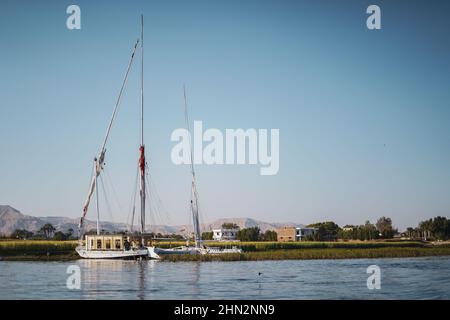 Croisière sur le Nil près de Louxor, Égypte Banque D'Images