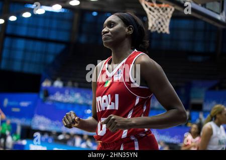 Belgrade, Serbie, le 13th février 2022. Melya Tirera du Mali réagit lors du match de qualification de la coupe du monde de basket-ball de la FIBA entre le Nigeria et le Mali à Belgrade, en Serbie. 13 février 2022. Crédit : Nikola Krstic/Alay Banque D'Images