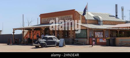 The Silverton Hotel dans l'Outback de Nouvelle-Galles du Sud a été présenté dans des films comme Mad Max. Banque D'Images