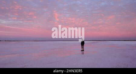 Le lac Tyrrell est le plus grand lac d'eau salée du district de Mallee, dans le nord-ouest de Victoria, en Australie. Banque D'Images