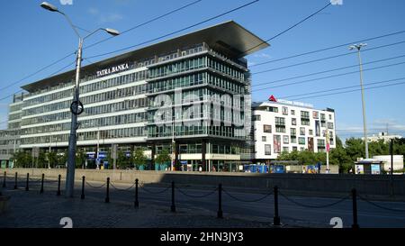 Tatracentrum, bâtiment moderne de banque et de bureau d'affaires, sur le côté sud-est de la place Hodzovo, Bratislava, Slovaquie Banque D'Images