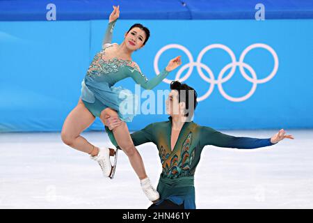 Pékin, Chine. 14th févr. 2022. Shiyue Wang et Xinyu Liu de Chine, se sont produits lors de la compétition de danse libre sur glace de patinage artistique dans le stade intérieur de la capitale aux Jeux Olympiques d'hiver de Beijing 2022, le lundi 14 février 2022. Gabriella Papadakis et Guillaume Cizeron de France ont remporté la médaille d'or, Victoria Sinitsina et Nikita Katsalapov de Russie, la médaille d'argent et Madison Hubbell et Zachary Donohue des États-Unis, la médaille de bronze. Photo de Richard Ellis/UPI crédit: UPI/Alay Live News Banque D'Images