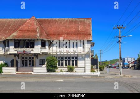 Le Tolaga Bay Inn, un hôtel historique de Tolaga Bay, Nouvelle-Zélande. Le bâtiment date de 1930s Banque D'Images