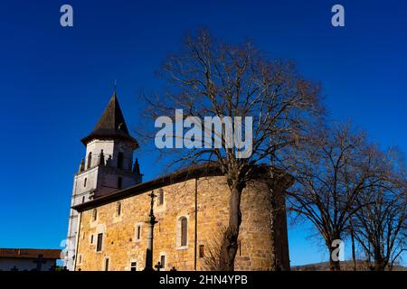 Église notre-Dame-de-l'Assomption d'Ainhoa dans la ville d'Ainhoa, pays Basque, France Banque D'Images