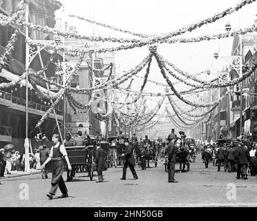 Edward VII Coronation décorations, rue St. James's, Londres en 1902 Banque D'Images