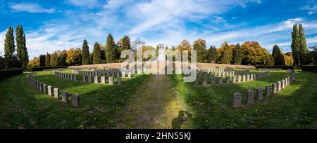 Anderlecht, Bruxelles - Belgique - 10 11 2018 : panneau commémoratif et cimetière de la guerre mondiale Banque D'Images