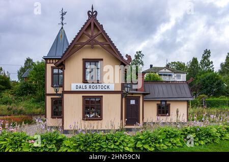 Dals Rostock, Dalsland, Västra Götalands län, Suède: Construite en 2000, la gare miniature reproduit l'original sur une échelle de 1:2. Banque D'Images