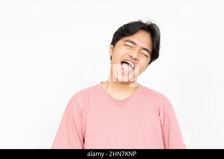 Photo de tête d'homme asiatique avec visage riant. Sur fond blanc. Banque D'Images