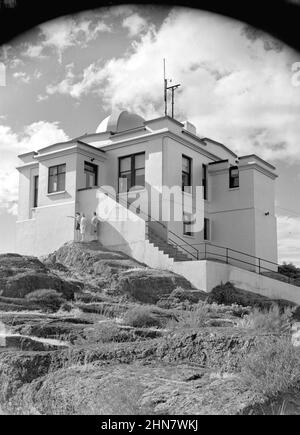 Photographie vintage noir et blanc ca. 1940 de l'Observatoire Gonzales Victoria, Colombie-Britannique, Canada Banque D'Images
