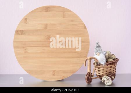 Panneau rond en bois maquette de pâques vierge Banque D'Images