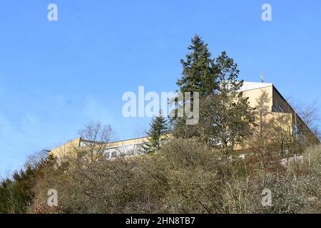Lycée de Mayen, Megina Gymnasium - tout près et vide un dimanche matin Banque D'Images