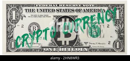 Crypto Currency text , 1 One Bitcoin Banknote , U.S. 1 billet de dollar très détaillé Banque D'Images