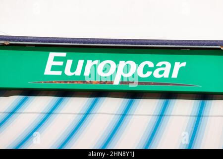 25 octobre 2021, Neos Marmaras, Grèce: Europcar - est l'une des plus grandes compagnies de location de voitures Banque D'Images