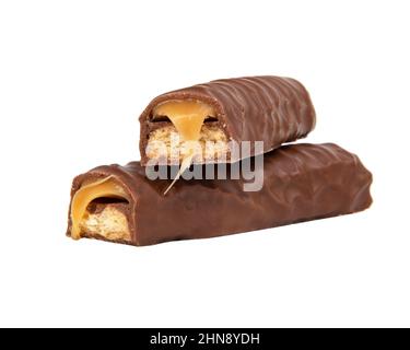 Savoureux bâton de chocolat caramel isolé sur fond blanc Banque D'Images