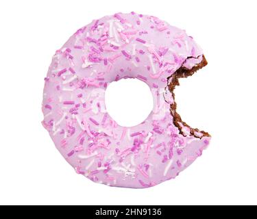 Beignet glacé violet rose mangé décoré isolé sur fond blanc Banque D'Images