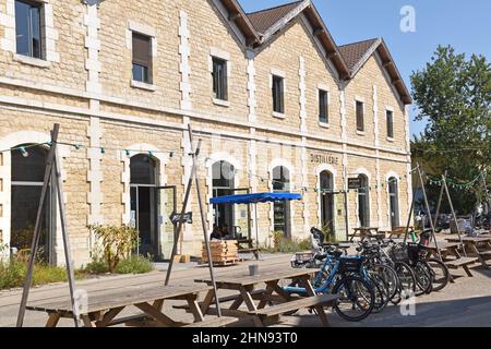 Darwin Ecosystème, une ancienne caserne militaire de Bordeaux, a recyclé en développement « alternatif », défendant l'environnement et de nombreux autres projets Banque D'Images