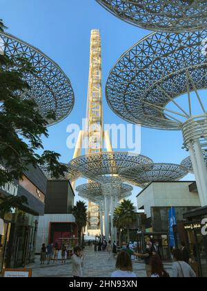 Dubai, Émirats Arabes Unis - 2nd janvier 2021 : la dernière attraction touristique de Dubaï et la plus grande grande grande grande roue au monde s'ouvrent sur l'est artificiel Banque D'Images