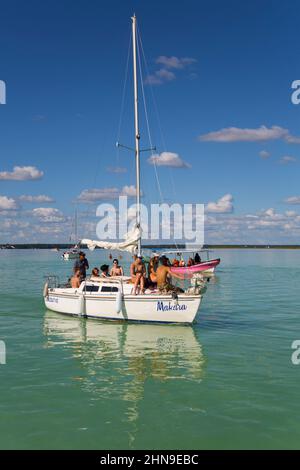 Voilier, sur le lagon, Bacalar, Quintana Roo, Mexique Banque D'Images