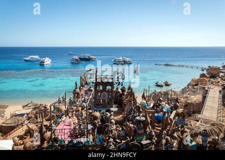 19 octobre 2021. Sharm El Sheikh: Le restaurant de montagne Farsha près de Gold Beach Banque D'Images