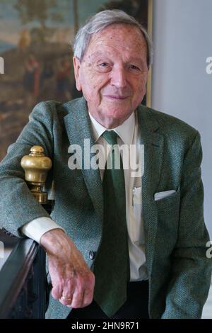 Madrid, Espagne. 15th févr. 2022. L'architecte espagnol José Rafael Moneo Vallés pose lors d'une séance de portrait à l'Académie royale des Beaux-Arts de San Fernando (Real Academia de Bellas Artes de San Fernando) à Madrid. (Photo par Atilano Garcia/SOPA Images/Sipa USA) crédit: SIPA USA/Alay Live News Banque D'Images