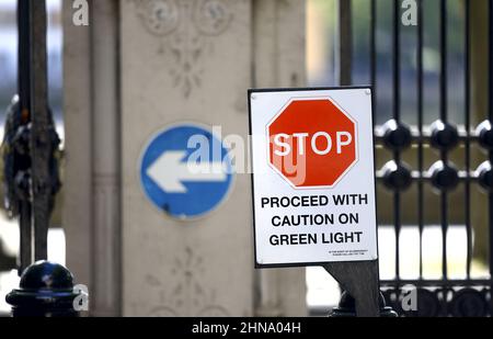 Londres, Angleterre, Royaume-Uni. Panneau stop à Temple Banque D'Images