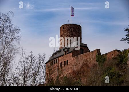 Le château médiéval de Hengebach à Heimbach dans l'Eifel avec un ciel bleu Banque D'Images