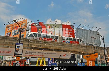 Sky train, KL Monorail, Bukit Bintang, Kuala Lumpur, Malaisie Banque D'Images